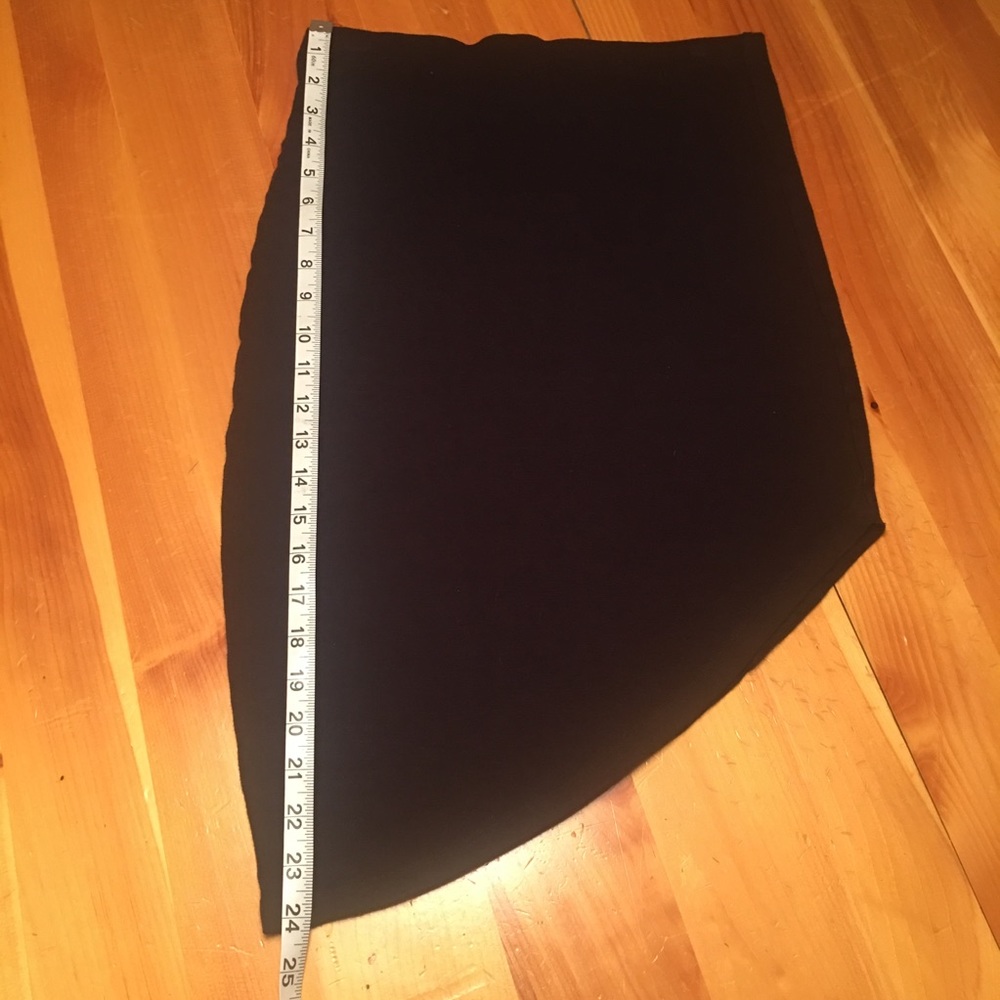 RVCA asymmetrical black stretchy skirt - Picture 2 of 4